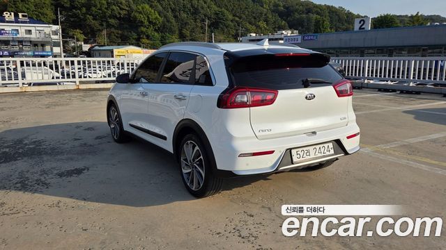 Kia Niro 2018 — photo 7