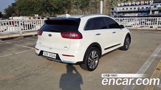 Kia Niro 2018 — photo 8