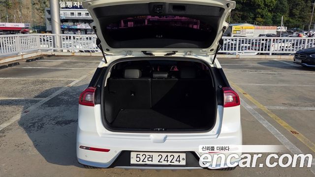Kia Niro 2018 — photo 9