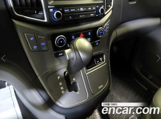 Hyundai Starex 2018 — photo 18