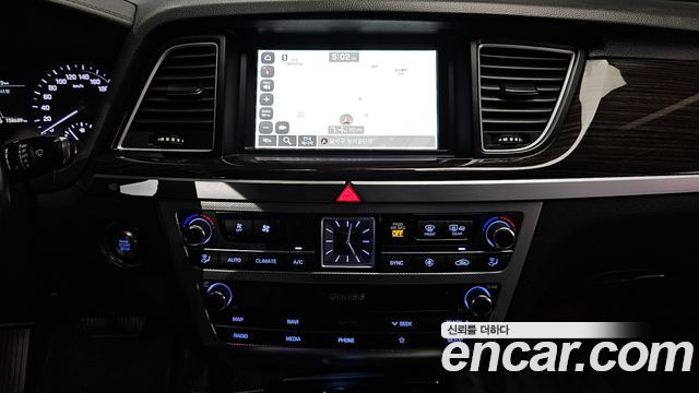 Genesis G80 2019 — photo 13