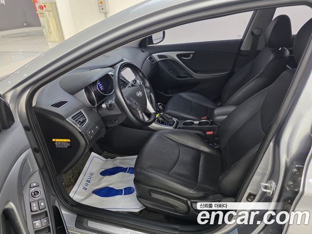 Hyundai AVANTE 2015 — photo 9