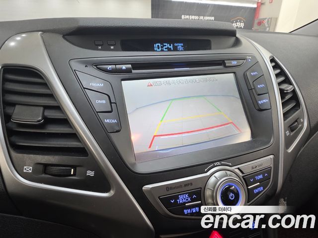Hyundai AVANTE 2015 — photo 10