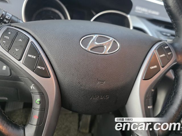 Hyundai AVANTE 2015 — photo 13