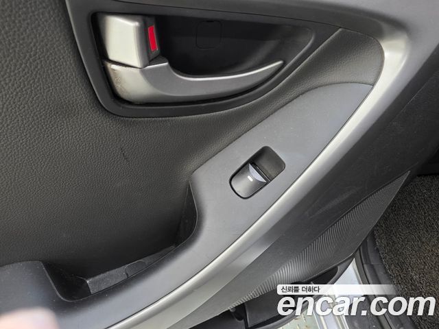 Hyundai AVANTE 2015 — photo 17