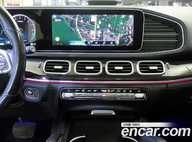 Mercedes-Benz GLE-Class 2021 — photo 11