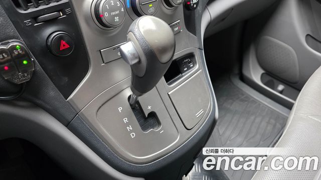 Hyundai Starex 2015 — photo 9