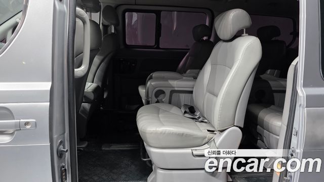 Hyundai Starex 2015 — photo 12
