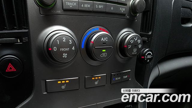 Hyundai Starex 2015 — photo 18