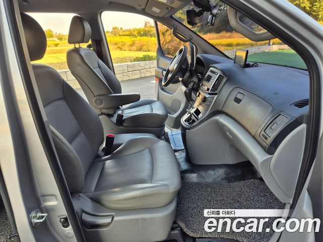 Hyundai Starex 2018 — photo 17