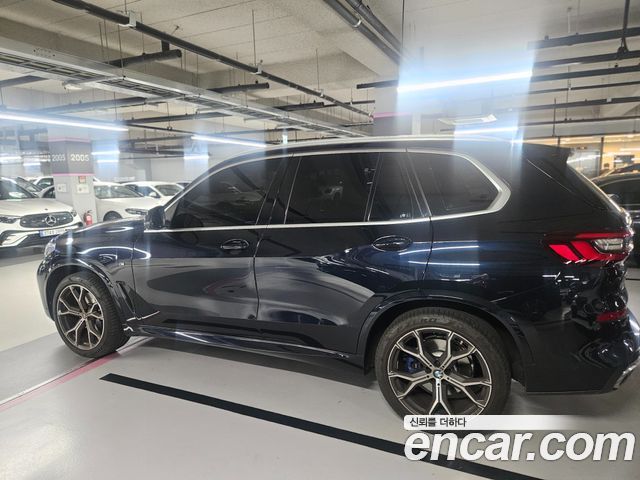 BMW X5 2022 — photo 2
