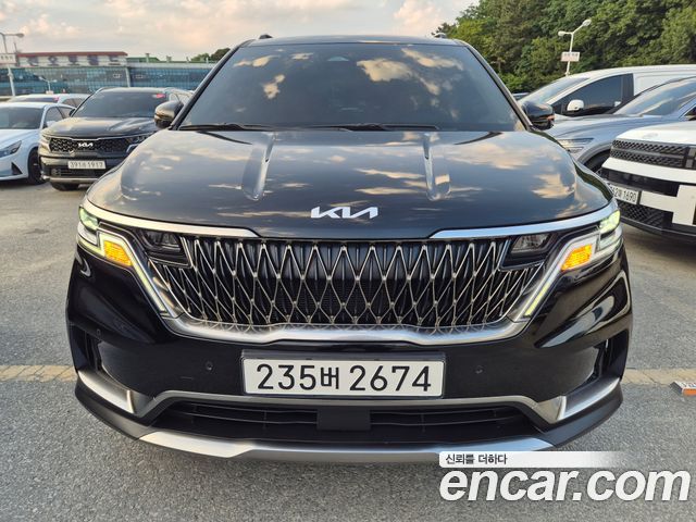 Kia Canival 2023 — photo 1