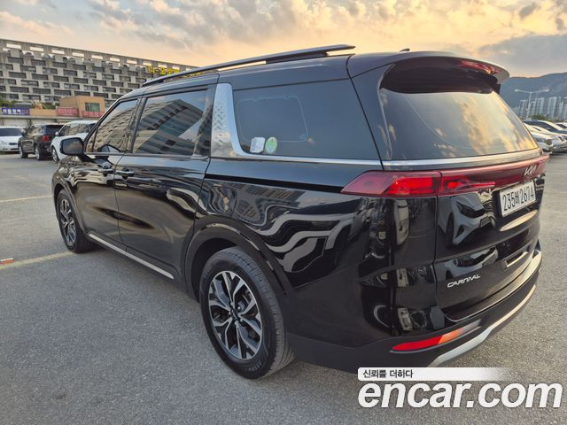 Kia Canival 2023 — photo 4