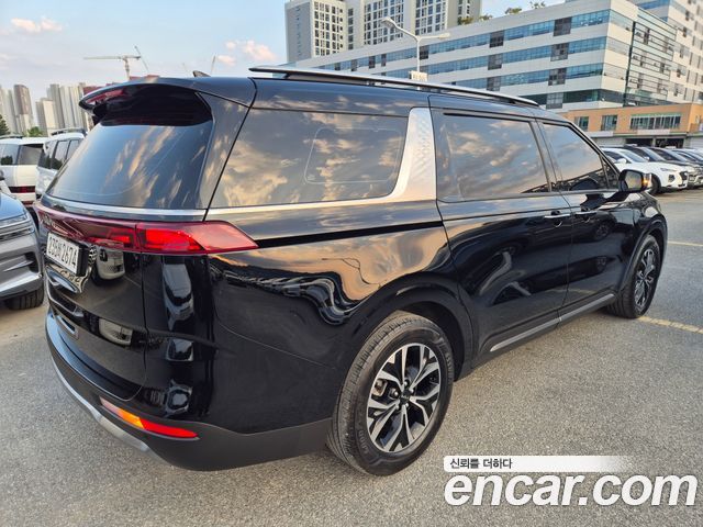 Kia Canival 2023 — photo 6