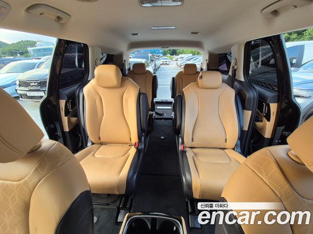 Kia Canival 2023 — photo 15