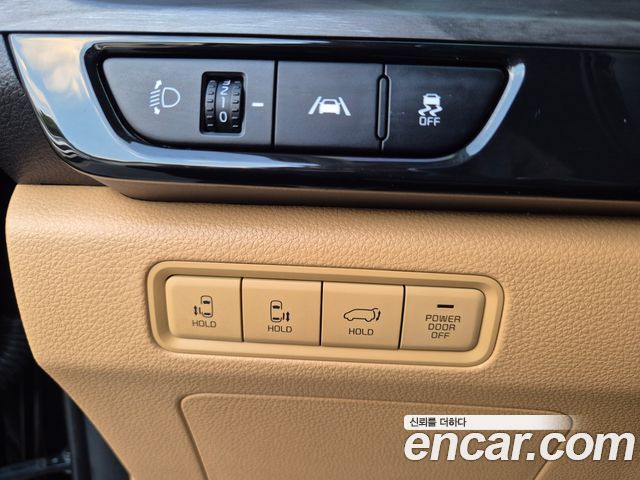 Kia Canival 2023 — photo 16