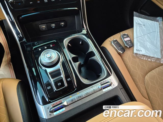 Kia Canival 2023 — photo 19
