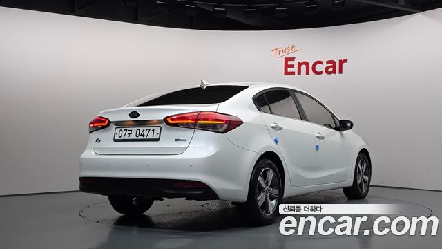 Kia K3 2016 — photo 2