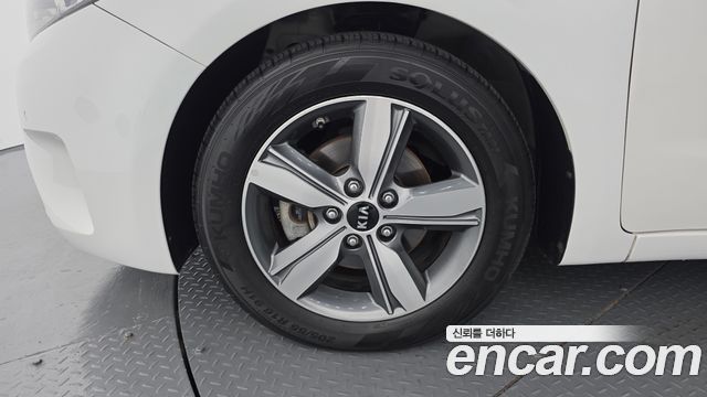 Kia K3 2016 — photo 5