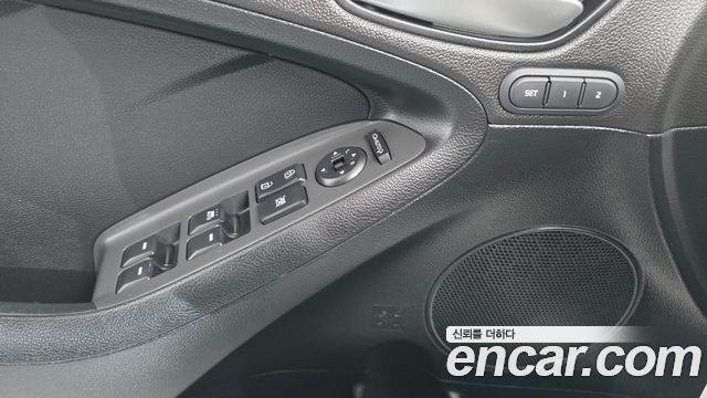 Kia K3 2016 — photo 11