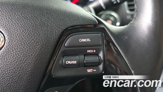 Kia K3 2016 — photo 14