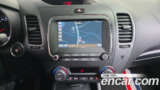 Kia K3 2016 — photo 15
