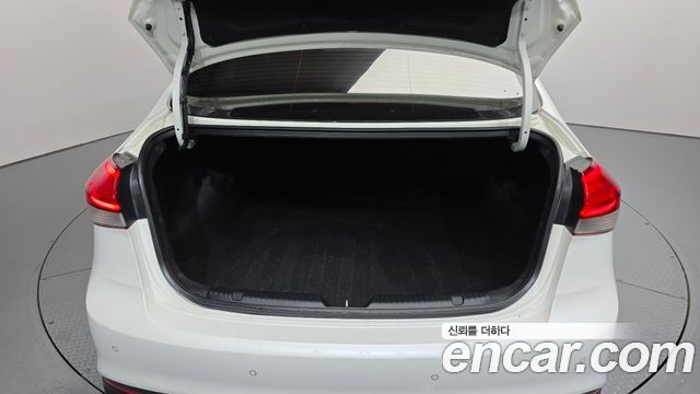 Kia K3 2016 — photo 20