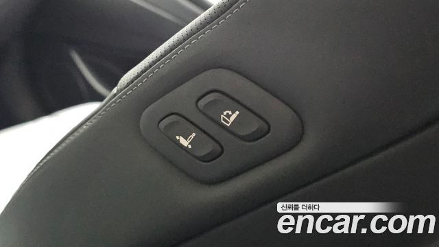 Genesis G80 2021 — photo 29