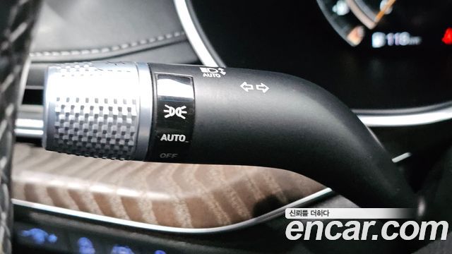 Genesis G80 2021 — photo 32