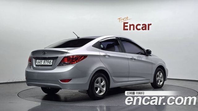 Hyundai Accent 2011 — photo 2