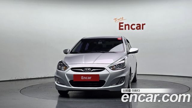 Hyundai Accent 2011 — photo 3
