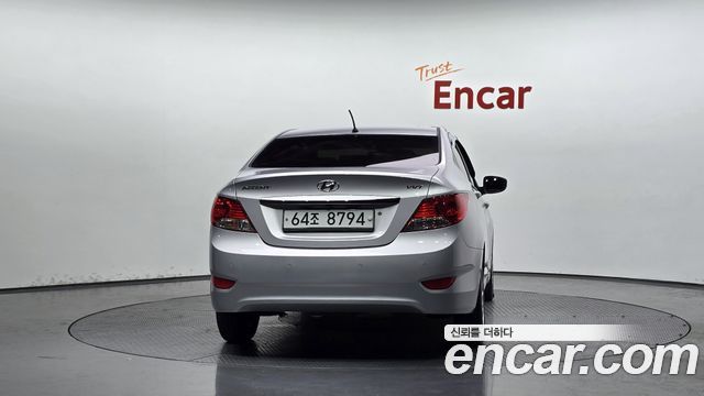 Hyundai Accent 2011 — photo 4