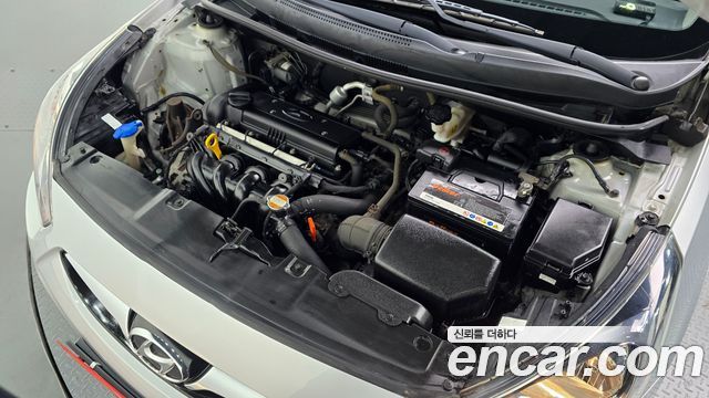Hyundai Accent 2011 — photo 6