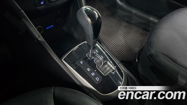 Hyundai Accent 2011 — photo 9