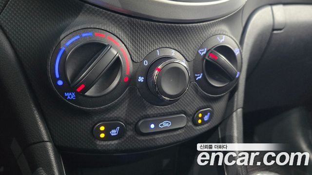 Hyundai Accent 2011 — photo 17