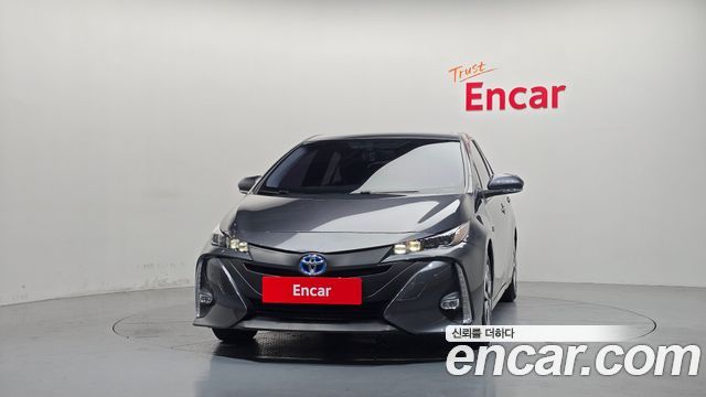 Toyota Prius 2017 — photo 3
