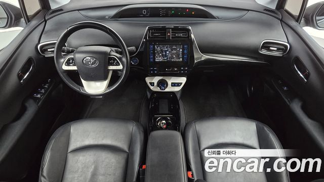 Toyota Prius 2017 — photo 7