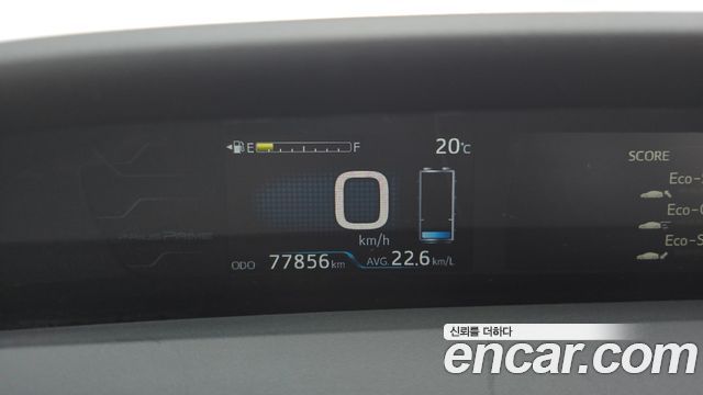 Toyota Prius 2017 — photo 8