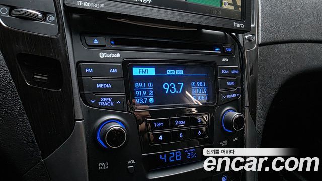 Hyundai Sonata 2014 — photo 17