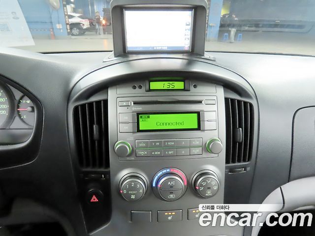 Hyundai Starex 2015 — photo 19