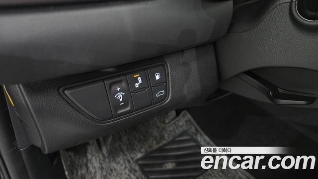 Genesis G70 2018 — photo 27