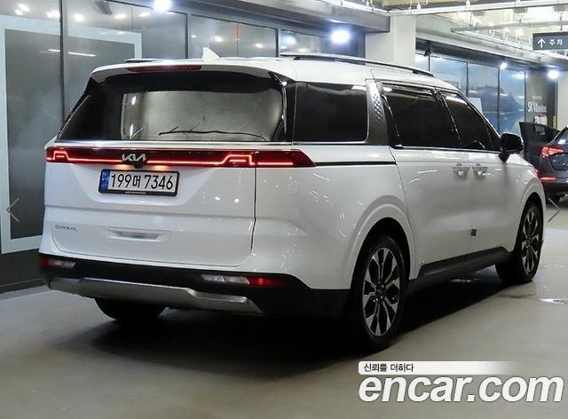 Kia Canival 2023 — photo 2