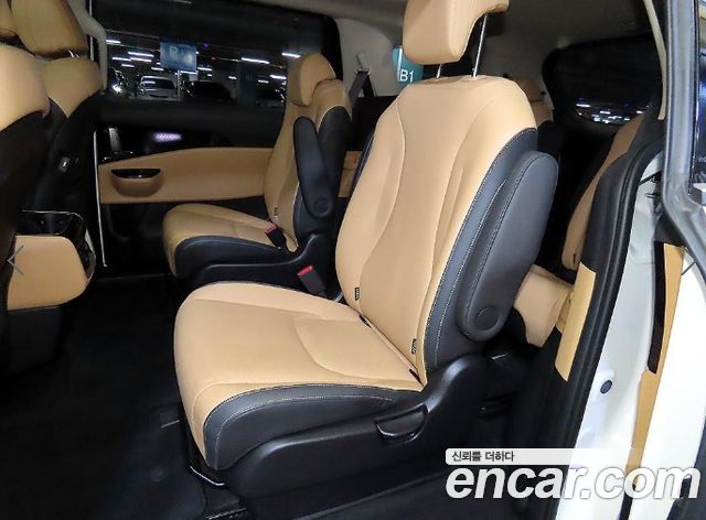 Kia Canival 2023 — photo 7