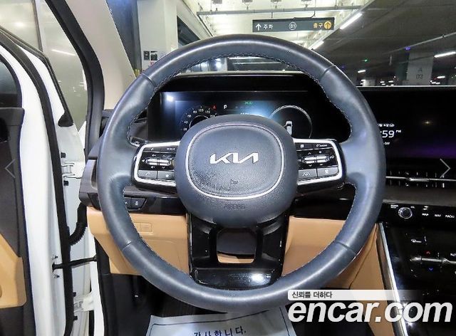 Kia Canival 2023 — photo 8