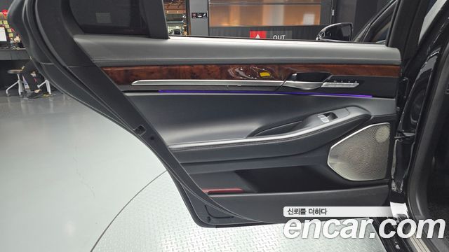 Genesis EQ900 2016 — photo 15