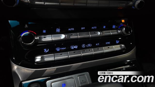 Genesis EQ900 2016 — photo 27