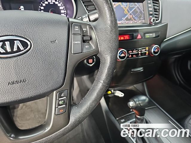 Kia K7 2012 — photo 17