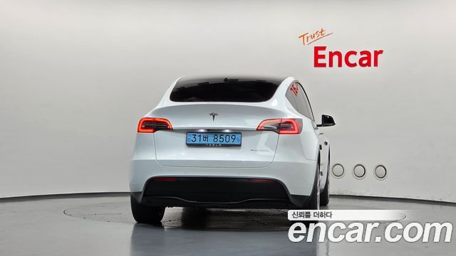 Tesla Model Y 2022 — photo 4