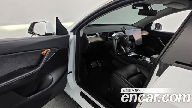 Tesla Model Y 2022 — photo 10