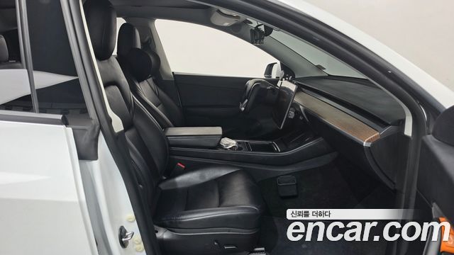 Tesla Model Y 2022 — photo 11